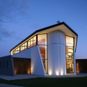 Wanaka Catholic Church / Sarah Scott Architects Ltd Wanaka Catholic Church / Sarah Scott Architects Ltd © Tony Brunt