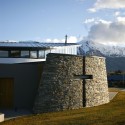 Wanaka Catholic Church / Sarah Scott Architects Ltd Wanaka Catholic Church / Sarah Scott Architects Ltd © Karen Dennis