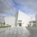 Happy Birthday Richard Meier! Happy Birthday Richard Meier! The OCT Shenzhen Clubhouse, Shenzhen, China. Image © Roland Halbe, Cortesía de Richard Meier & Partners
