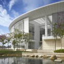 Happy Birthday Richard Meier! Happy Birthday Richard Meier! The OCT Shenzhen Clubhouse, Shenzhen, China. Image © Roland Halbe, Cortesía de Richard Meier & Partners