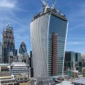 Torre en Londres conocida como "Walkie Talkie" . Image Cortesía de El Pais