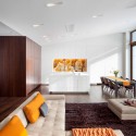 A House In The Woods / William Reue Architecture A House In The Woods / William Reue Architecture © Steve Freihon