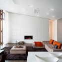 A House In The Woods / William Reue Architecture A House In The Woods / William Reue Architecture © Steve Freihon