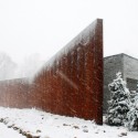 A House In The Woods / William Reue Architecture A House In The Woods / William Reue Architecture © Steve Freihon