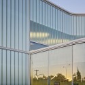 Glen Oaks Branch Library / Marble Fairbanks Glen Oaks Branch Library / Marble Fairbanks © Eduard Hueber