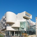 Bagnolet Town Hall / Jean-Pierre Lott Architecte Bagnolet Town Hall / Jean-Pierre Lott Architecte © Luc Boegly