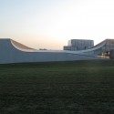 Cité de l'Océan et du Surf: iluminación de un espacio expositivo que se extiende a través del paisaje Cité de l'Océan et du Surf: iluminación de un espacio expositivo que se extiende a través del paisaje Cortesía de Steven Holl Architects