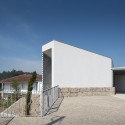 Mortuary House in Vila Caiz / Raul Sousa Cardoso + Graca Vaz Mortuary House in Vila Caiz / Raul Sousa Cardoso + Graca Vaz © Jose Campos